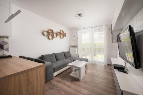 Metro Bemowo Apartment with Garden